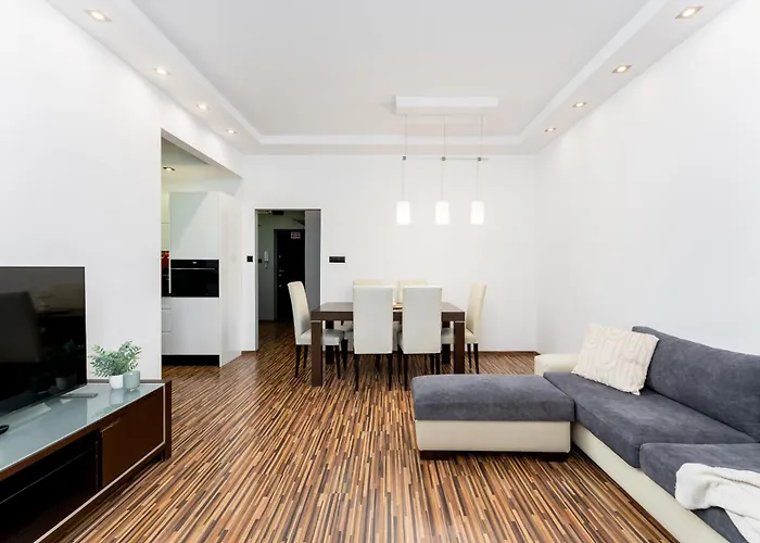 Komorowskiego Riverside By Bookinghost