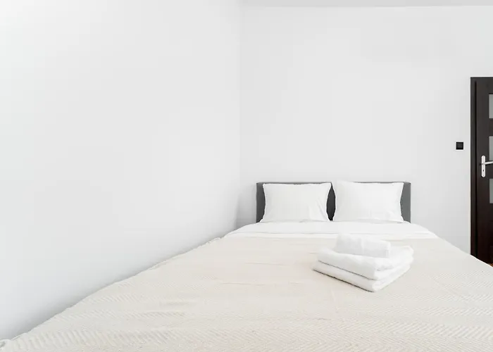 Apartment Komorowskiego Riverside By Bookinghost *