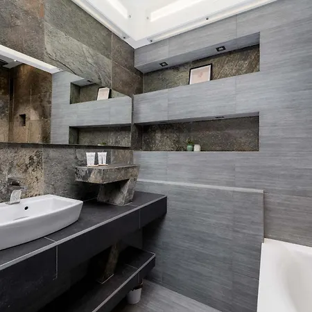 Apartament Komorowskiego Riverside By Bookinghost